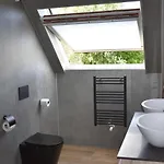 Dichtbijzee Szálloda Oosterend