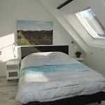 Dichtbijzee 호텔