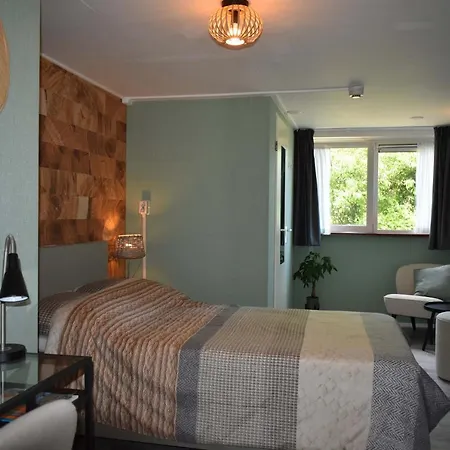 Dichtbijzee Hotell
