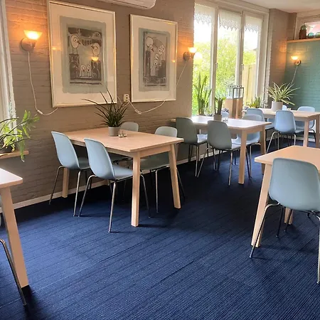 Hotell Dichtbijzee 3*