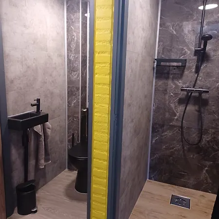 Hotell Dichtbijzee 3*