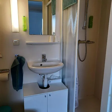 Hotell Dichtbijzee 3*