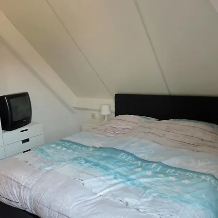 Hotell Dichtbijzee 3*