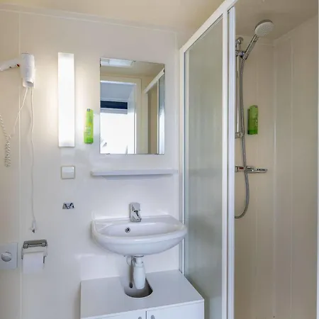 Dichtbijzee Hotell 3*