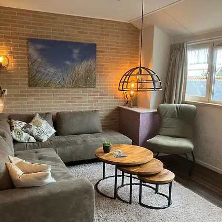 Dichtbijzee מלון 3*