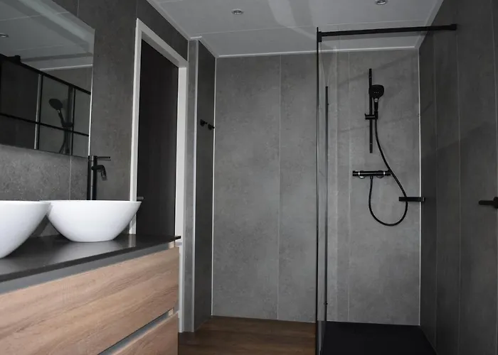 מלון Dichtbijzee אוסטרנד