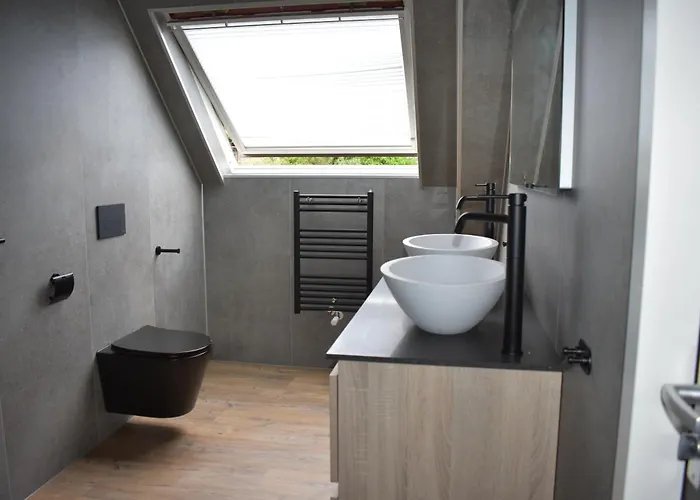 Dichtbijzee אוסטרנד