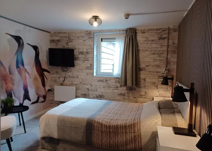 Dichtbijzee מלון 3*