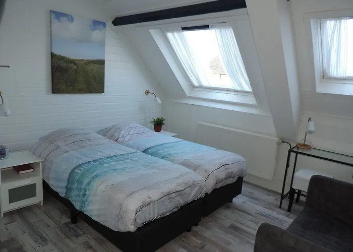 Dichtbijzee Hotel 3*